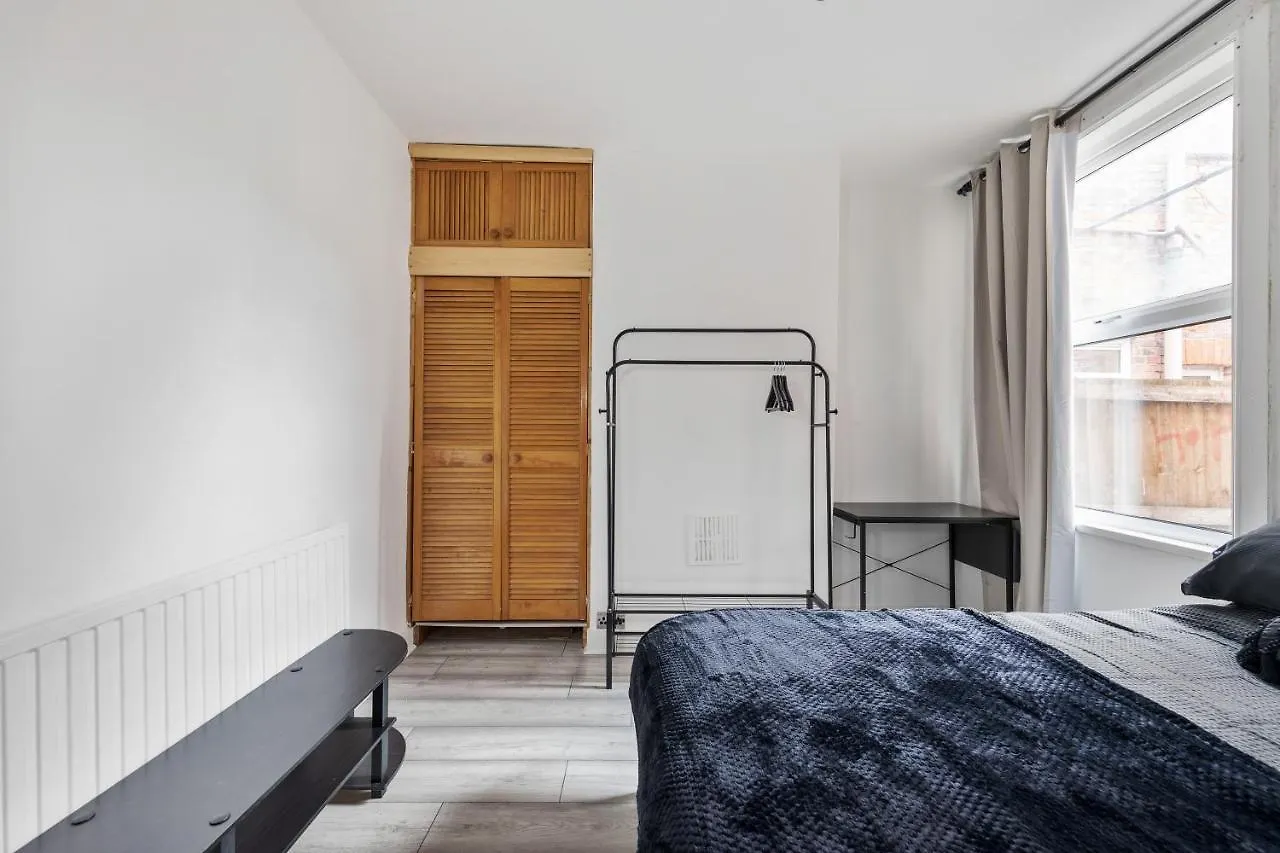 Beautifully Modern 2-Bed Apartment W/Garden London United Kingdom