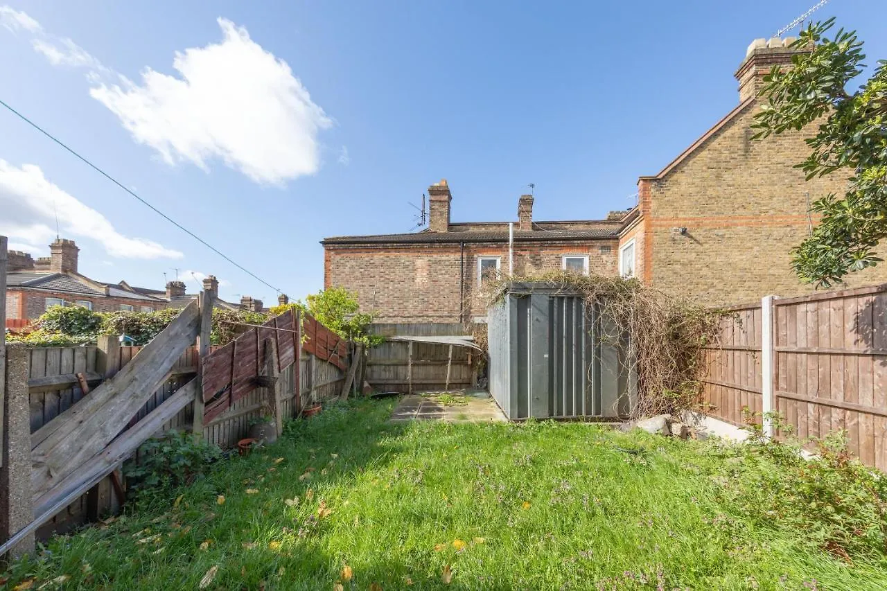 Beautifully Modern 2-Bed Apartment W/Garden Londres